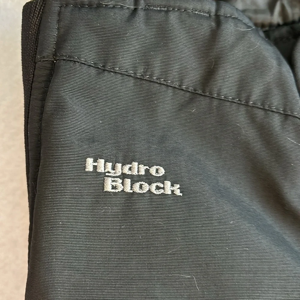 Obermeyer child’s bibbed snow pants